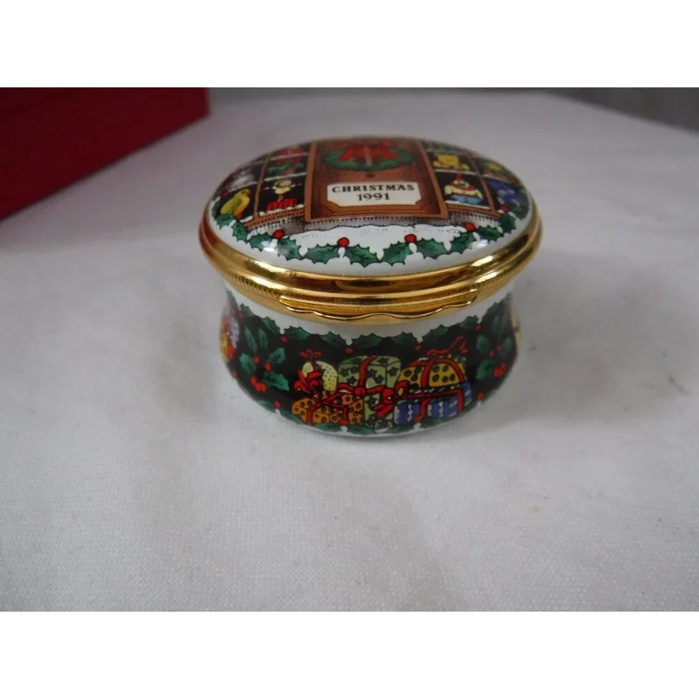 Enamel Box,‎ Halcyon Days, Christmas 1991, Snuff Box, Pill Box, Jewelry box,